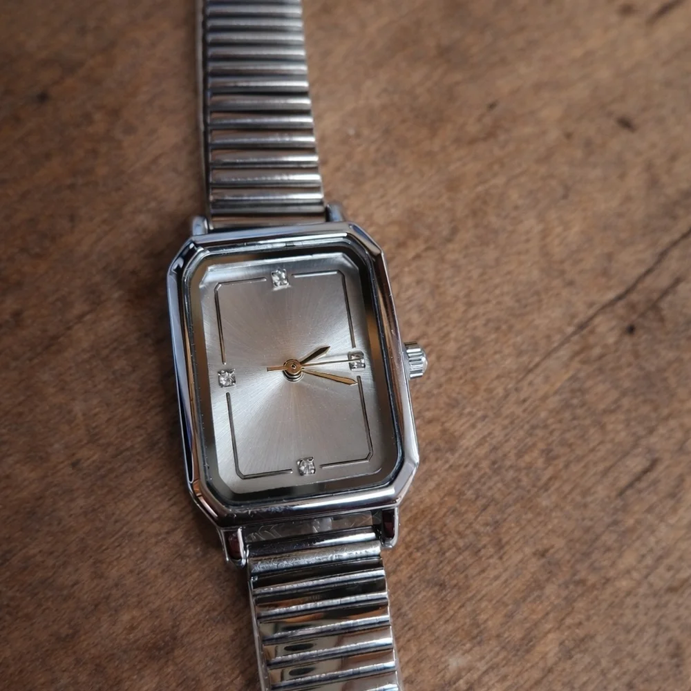 Sleek Silver Smartwatch with Rectangular Face (NO BATTERY)!